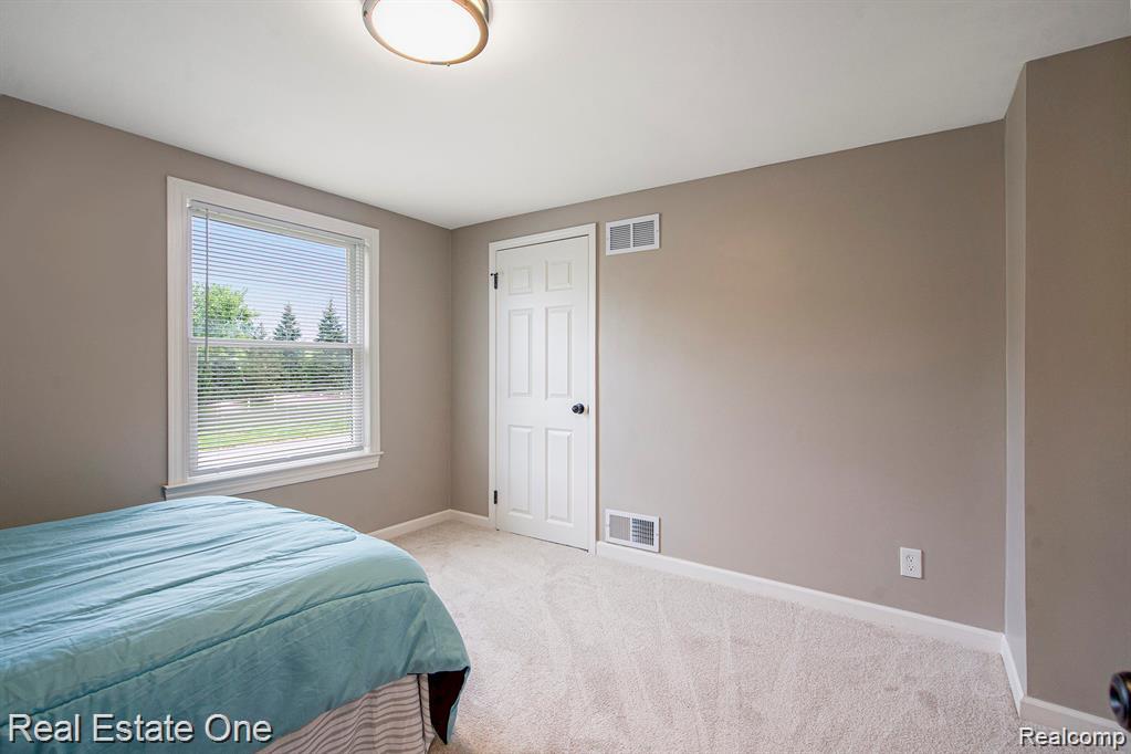 51275 7 Mile Road, Northville, MI 48167 — Photo 21