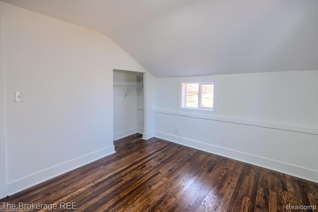 5447 Sitka Street, Burton, MI 48519 — Photo 33