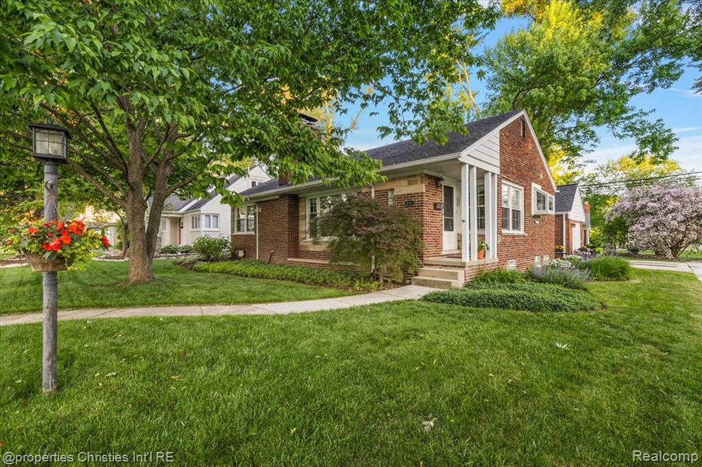 16051 Amherst Avenue, Beverly Hills, MI 48025