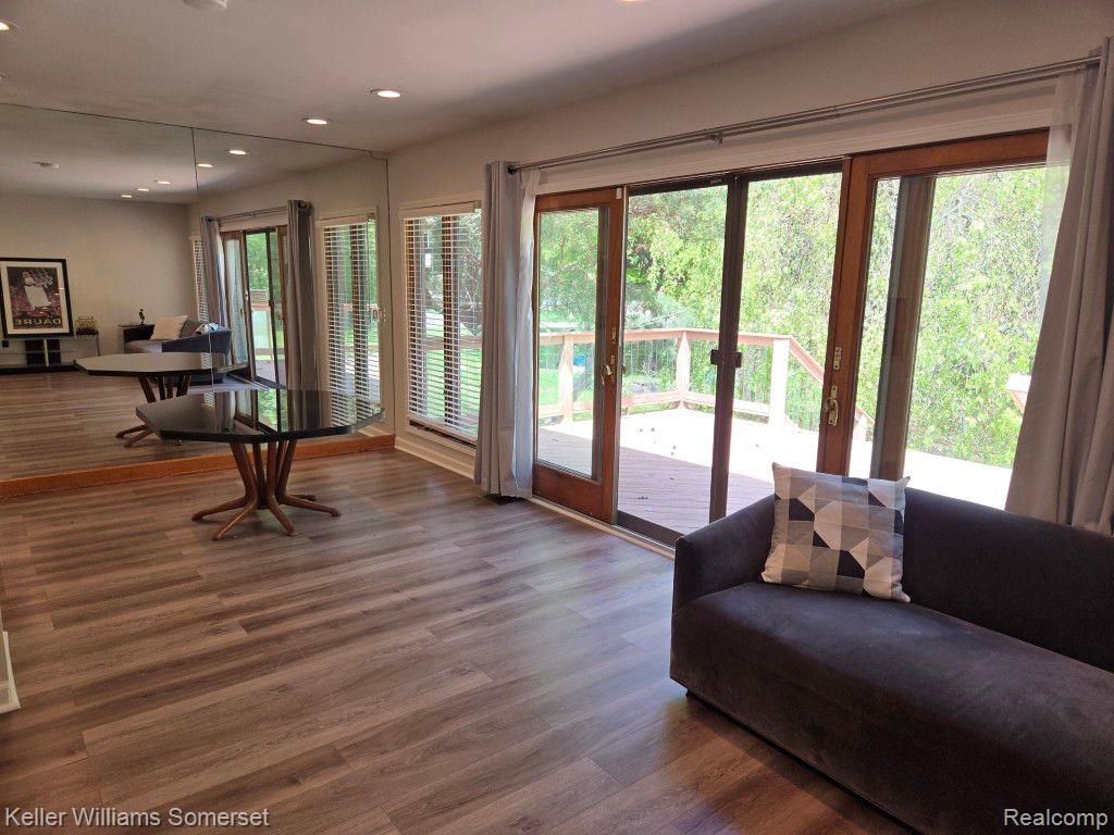 5568 PATTERSON Drive, Troy, MI 48085 — Photo 11