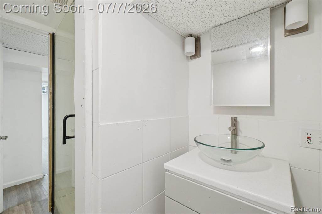 19211 Birwood Street, Detroit, MI 48221 — Photo 33