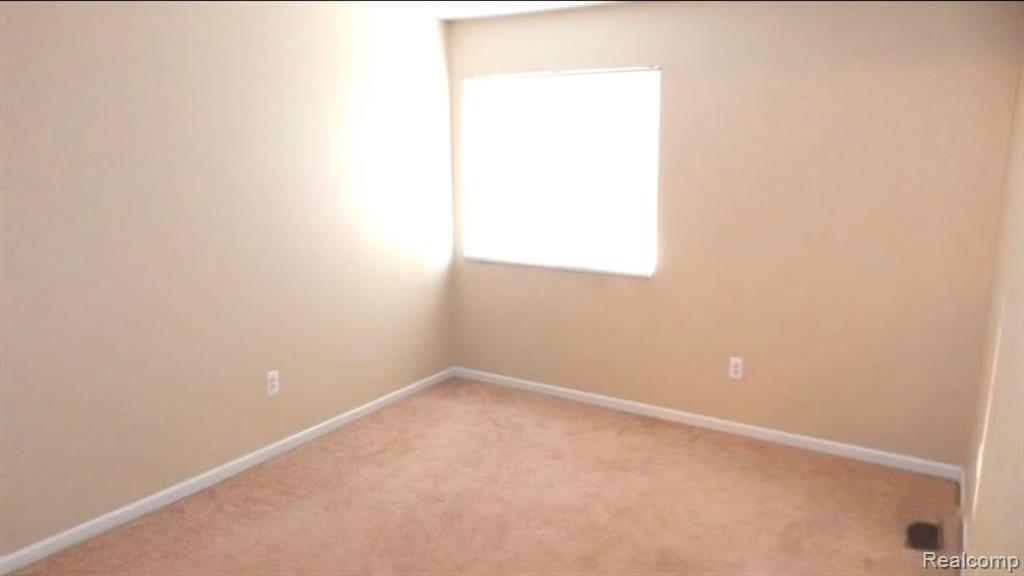 9026 Newport Way, Livonia, MI 48150 — Photo 20