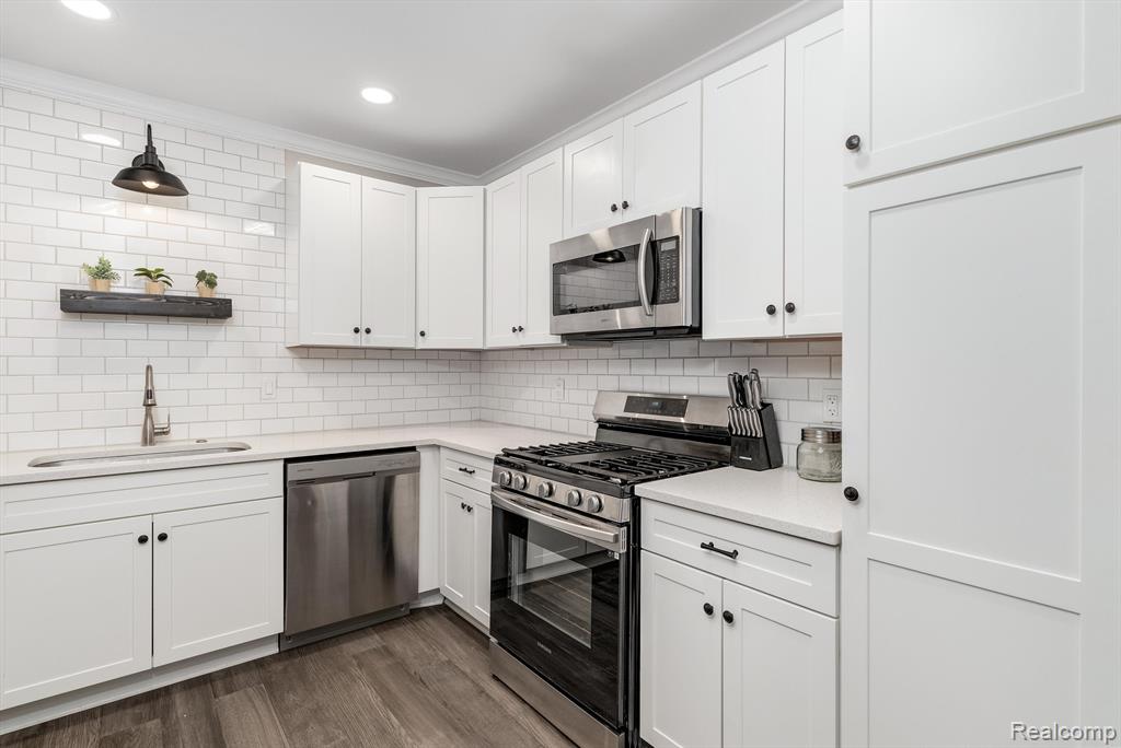907 UNIVERSITY PL, Grosse Pointe, MI 48230 — Photo 11