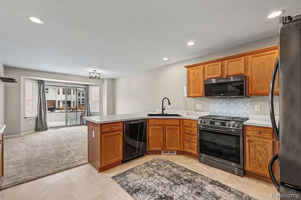 38846 Hampton Court, Harrison Township, MI — Photo 8