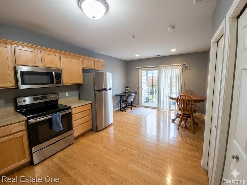 478 Village Lane, Milford, MI 48381 — Photo 7