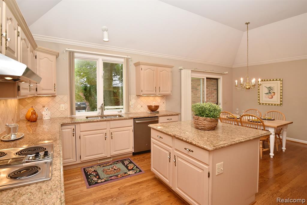 798 EMERSON WAY Court, Bloomfield Hills, MI 48304 — Photo 14