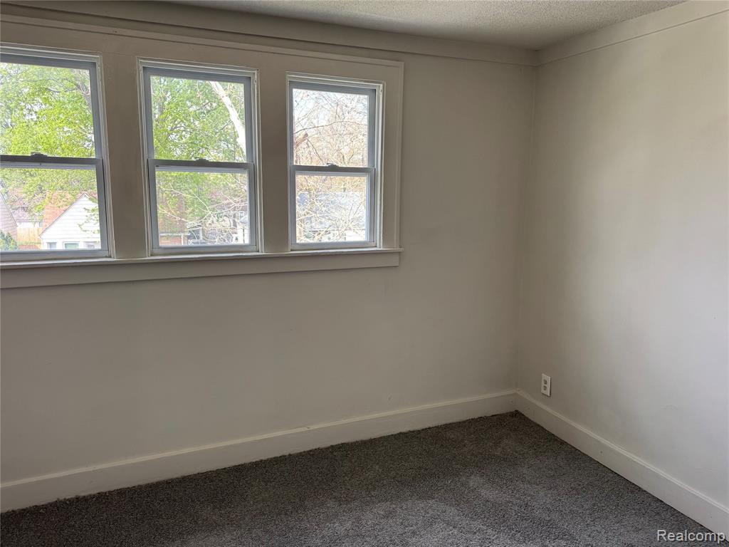6490 Rosemont Avenue, Detroit, MI 48228 — Photo 12