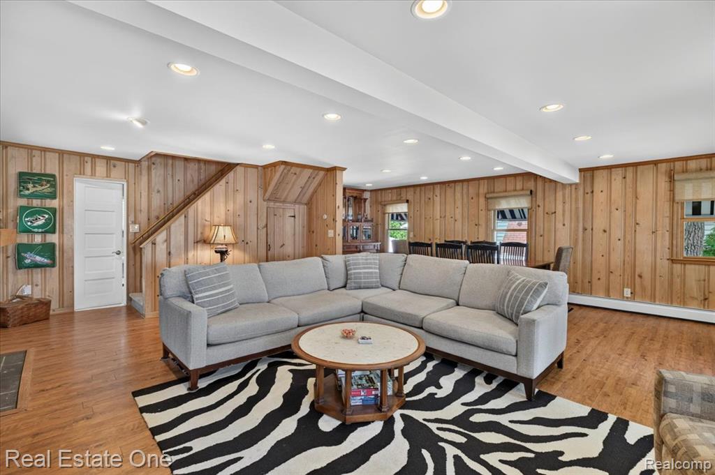 836 Pine Tree Road W, Lake Orion, MI 48362 — Photo 21