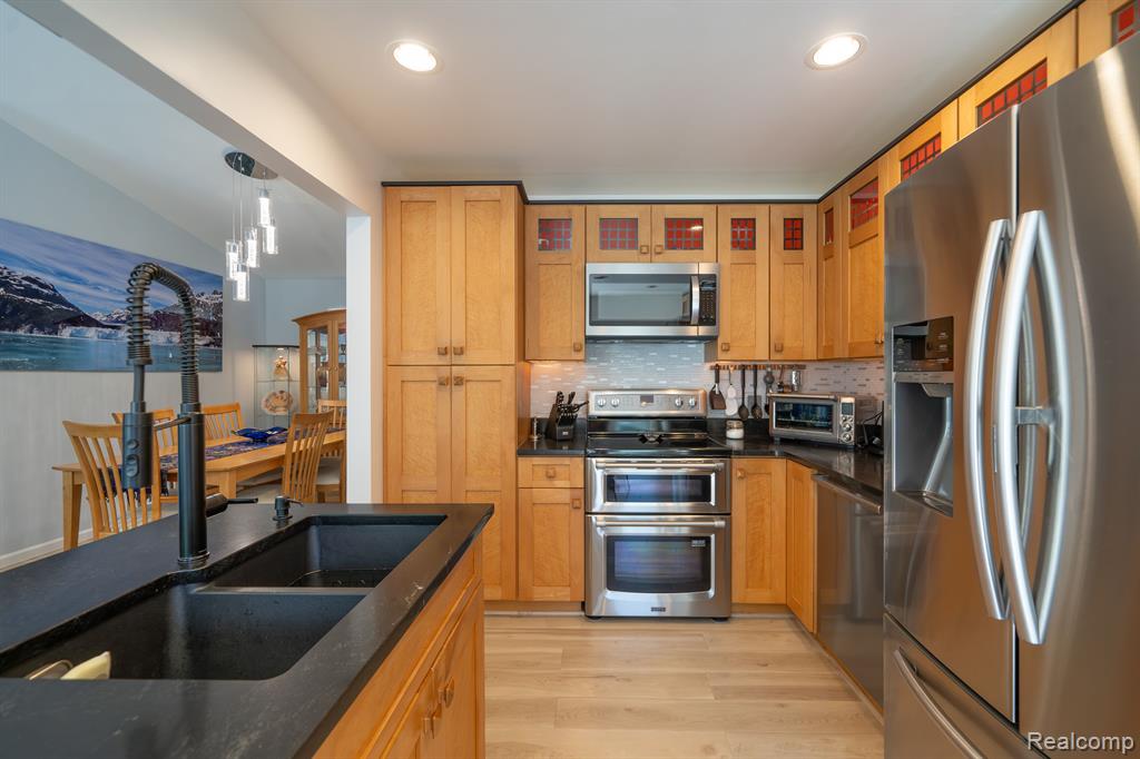 24729 SARAH FLYNN, Novi, MI — Photo 48