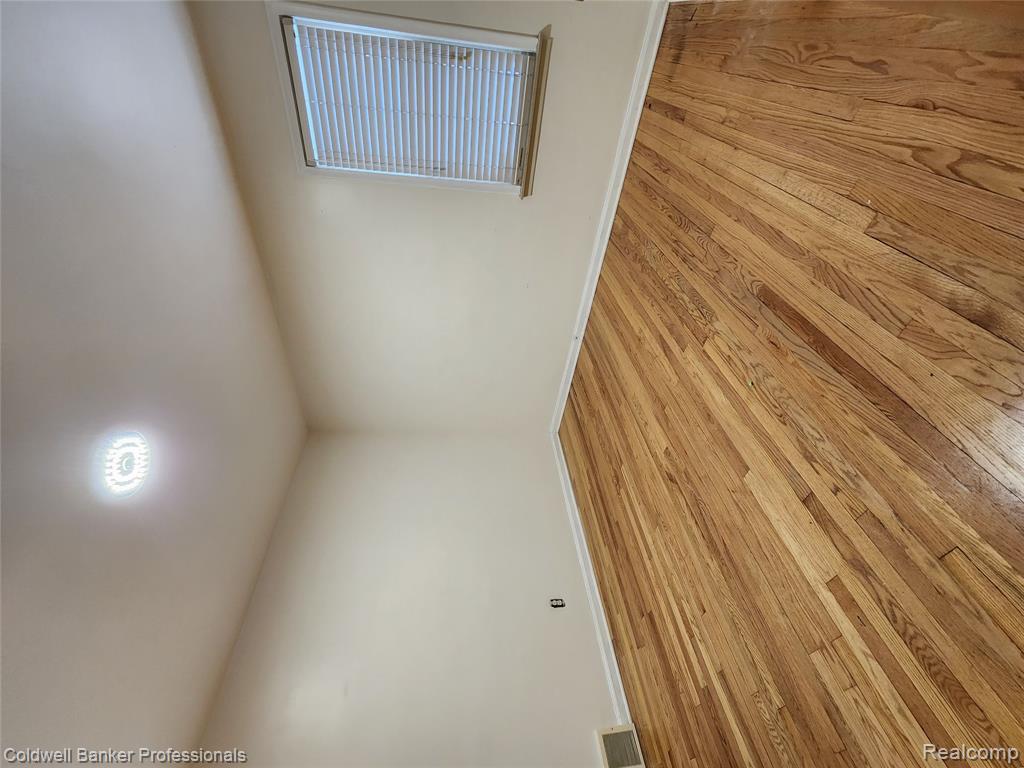 18925 Bentler Street, Detroit, MI 48219 — Photo 16