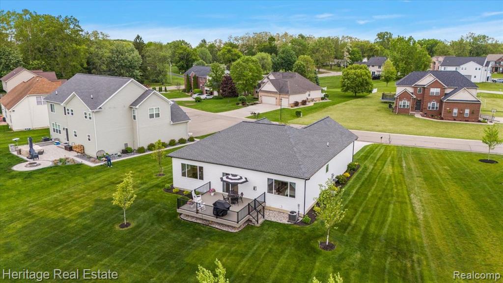 6231 Leighland Drive, Grand Blanc, MI 48439 — Photo 30