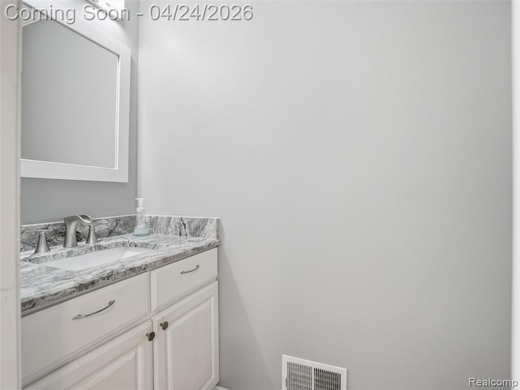 42610 Colorado Drive, Clinton Twp, MI 48036 — Photo 10