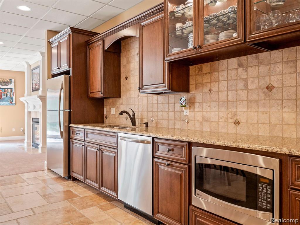 810 HIGHWOOD Drive, Bloomfield Hills, MI 48304 — Photo 35