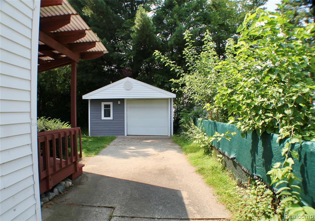 808 WELLESLEY Avenue, Royal Oak, MI 48067 — Photo 12