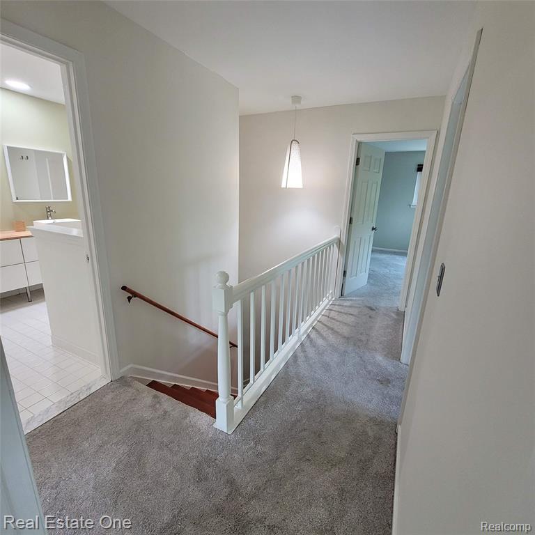 5208 Woodview Drive, Bloomfield Hills, MI 48302 — Photo 16