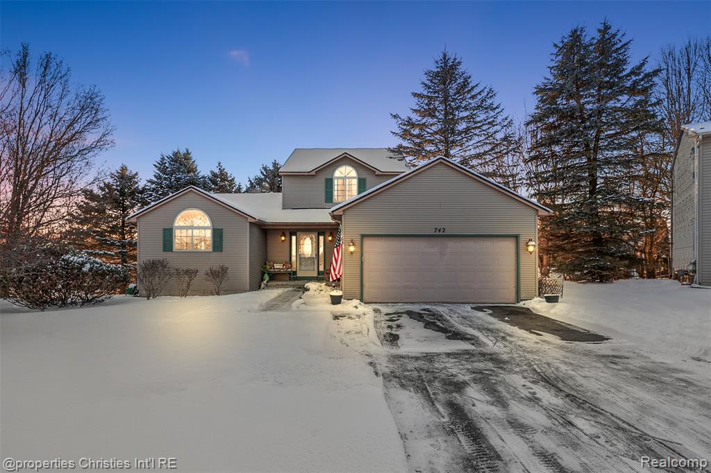 742 Feather Court, South Lyon, MI 48178 — front exterior