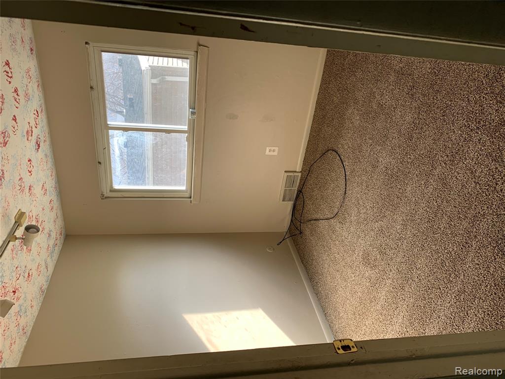 548 S Hawthorne Street, Westland, MI 48186 — Photo 4
