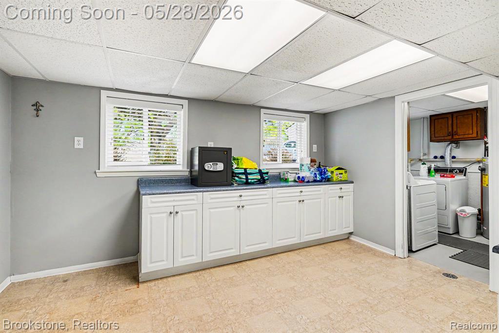2564 Rainbow Drive, Troy, MI 48083 — Photo 22