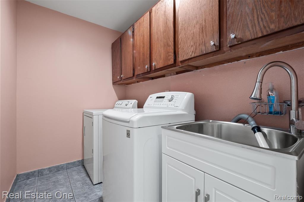 4469 Ardmore Drive, Sterling Heights, MI 48310 — Photo 17