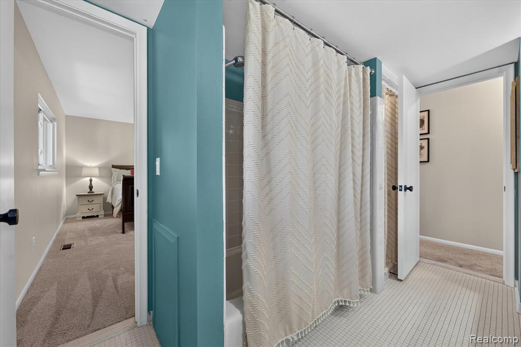 6646 Yarborough Drive, Utica, MI 48316 — Photo 31