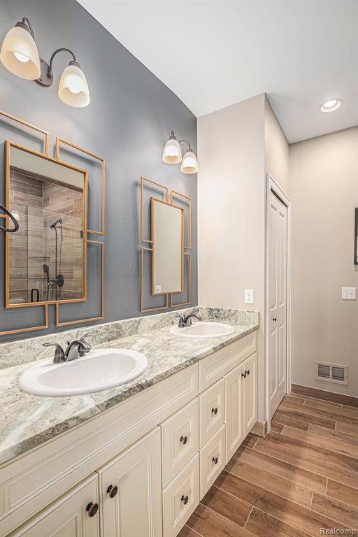 54313 CAMDEN Circle, New Baltimore, MI — Photo 21
