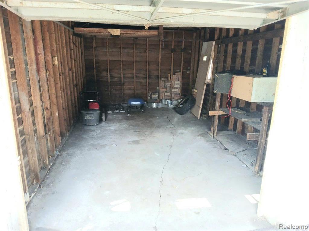 9181 PINEHURST Street, Detroit, MI 48204 — Photo 25