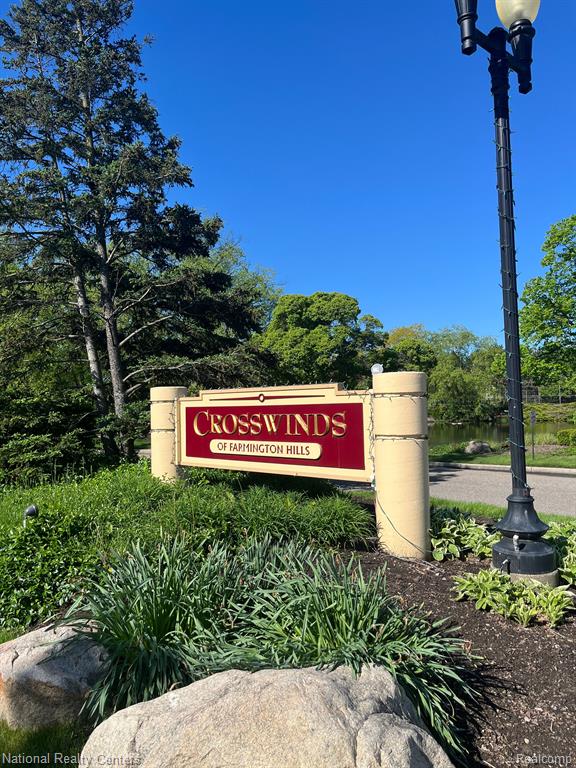 31160 Country Way, Farmington Hills, MI 48331 — Photo 2