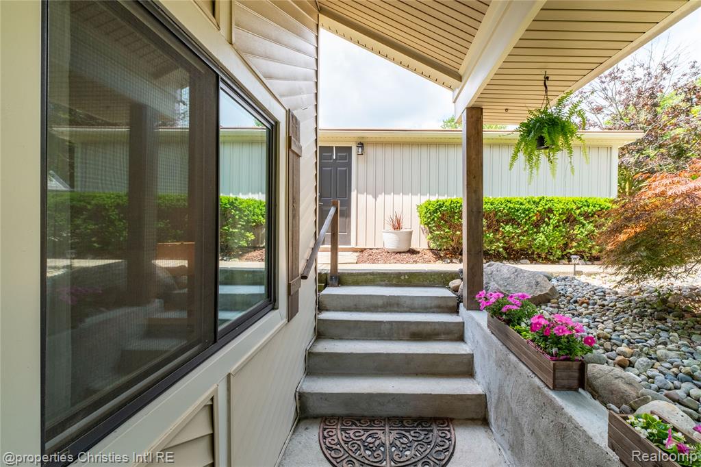 46063 Neeson Street, Northville, MI 48167 — Photo 4