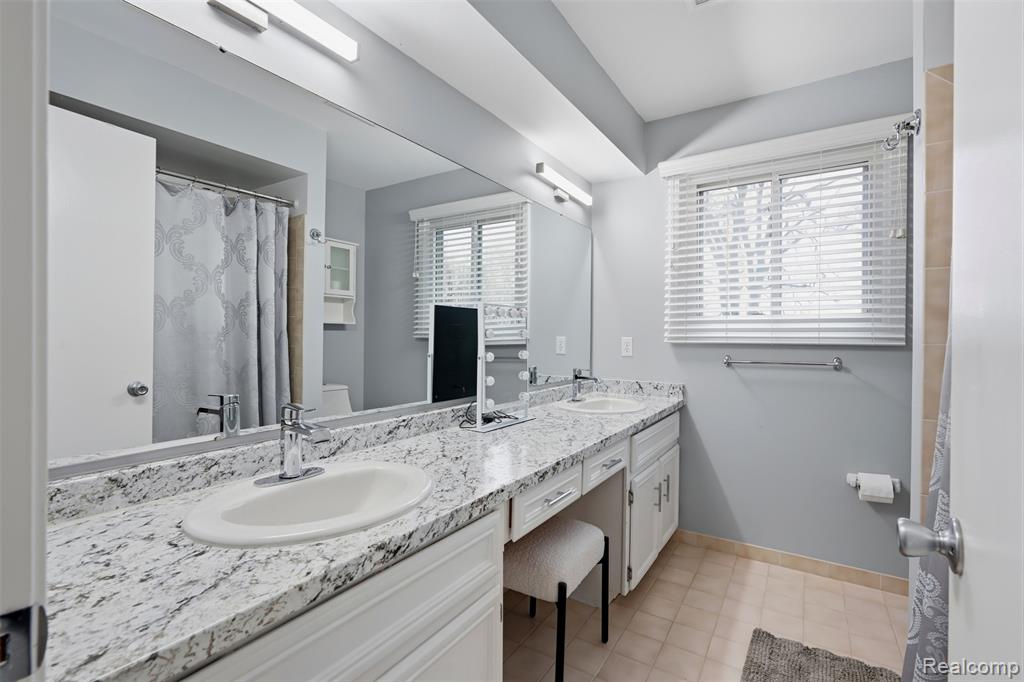 48607 Presidential Drive, Macomb, MI 48044 — Photo 17