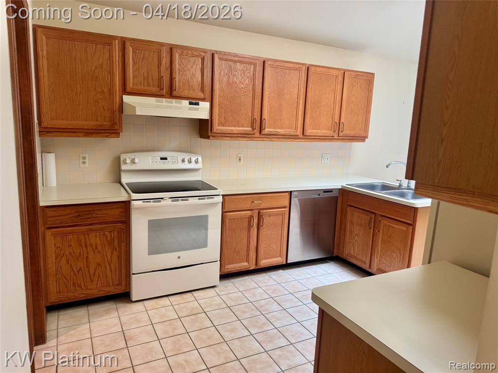 41378 Fortuna Drive E, 125, Clinton Twp, MI 48038 — Photo 6