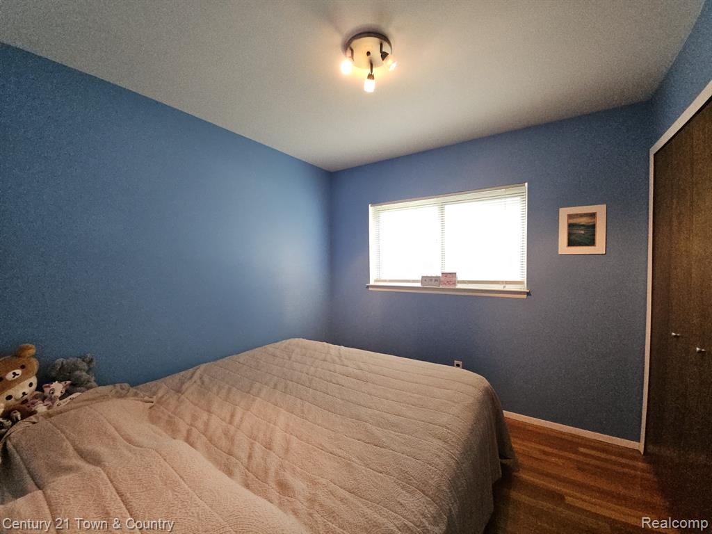 39622 University Drive, Sterling Heights, MI 48310 — Photo 18