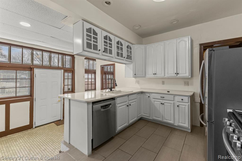 874 EDISON Street, Detroit, MI 48202 — Photo 13
