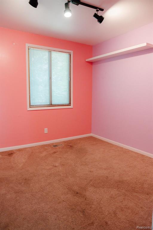 8494 Edgewood Park, Commerce Twp, MI 48382 — Photo 11