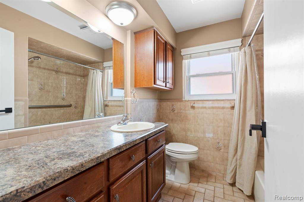 8540 ARNOLD Street, Dearborn Heights, MI 48127 — Photo 24