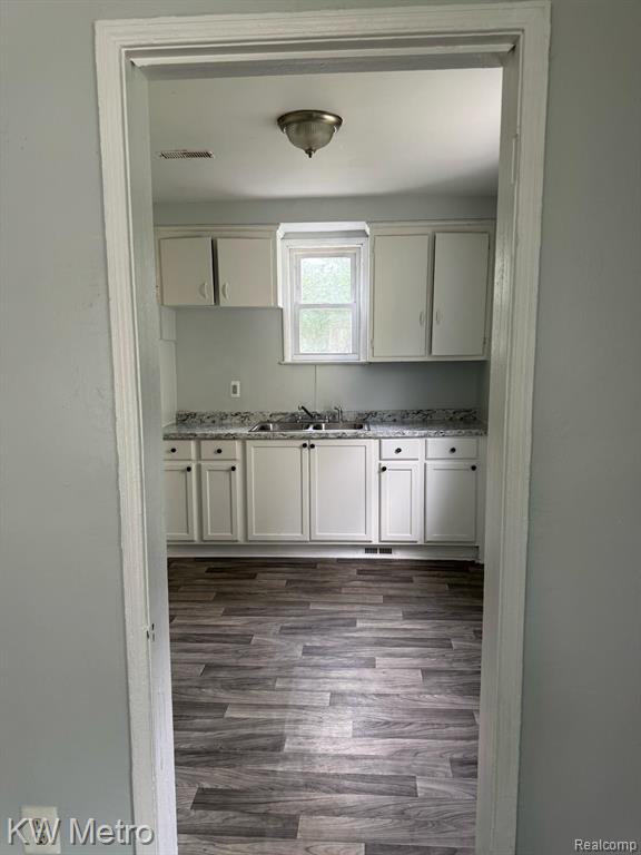 6390 FAUST Avenue, Detroit, MI 48228 — Photo 10