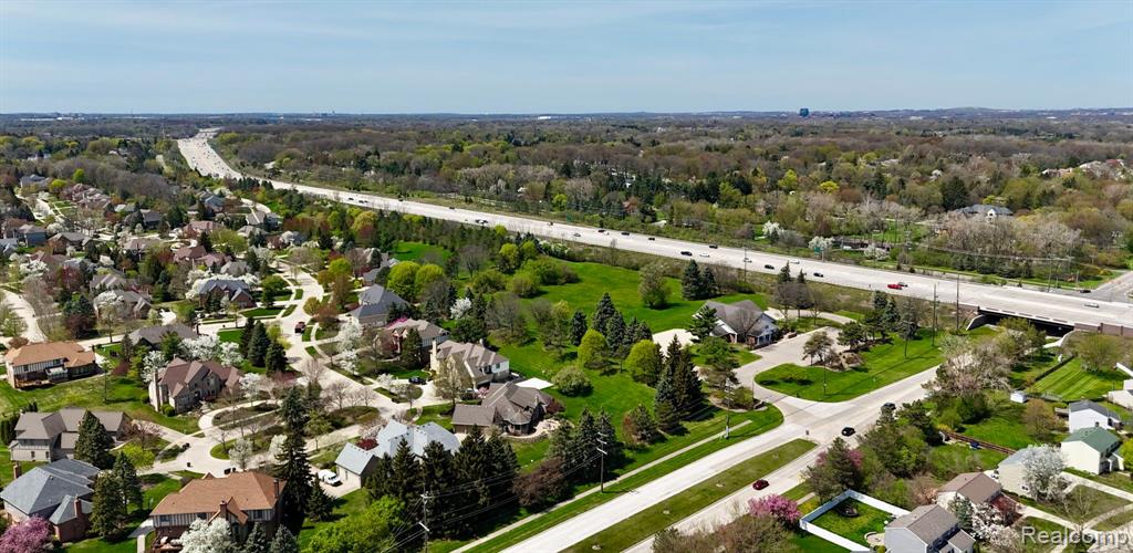 5784 FAIRCASTLE Drive, Troy, MI 48098 — Photo 28