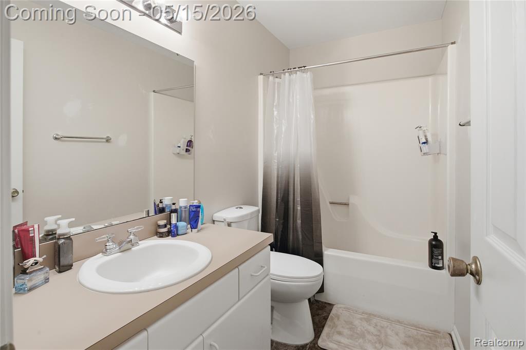 6432 Pinebrook Lane, Burton, MI 48509 — Photo 27