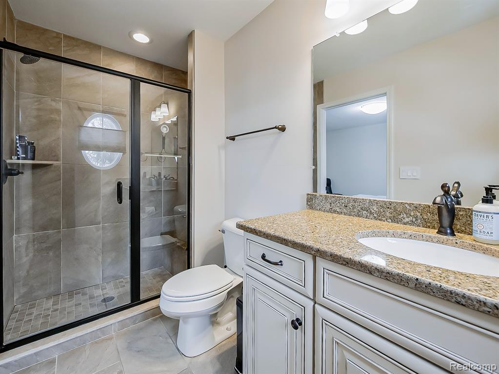 7212 Berry, West Bloomfield, MI — Photo 42