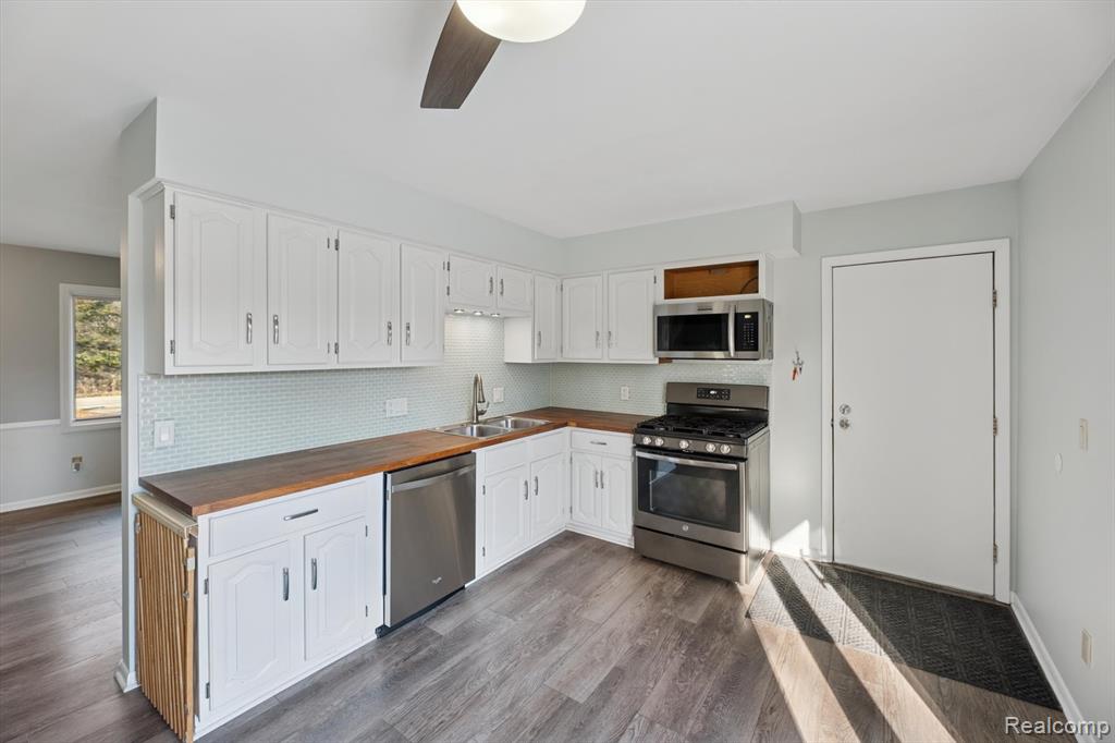 18777 Martinsville Road, Belleville, MI 48111 — Photo 12