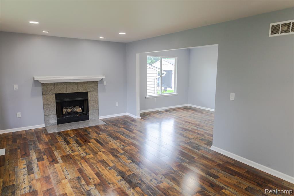 421 Harvey Avenue, Pontiac, MI 48341 — Photo 4