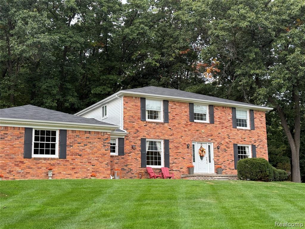 5540 Bostall Woods Drive, Rochester, MI 48306 — front exterior