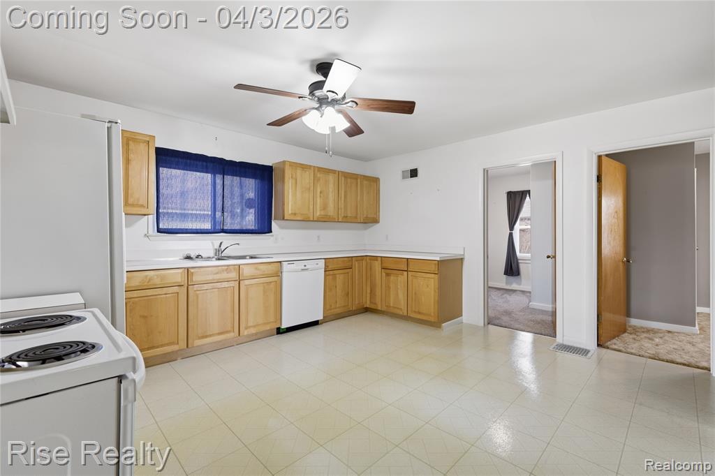 117 Perry Street, Montrose, MI 48457 — Photo 10