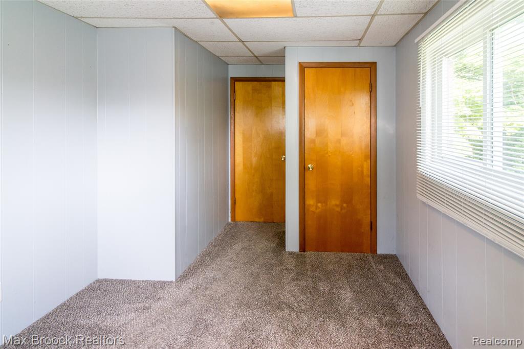465 Robert Court, Auburn Hills, MI 48326 — Photo 13