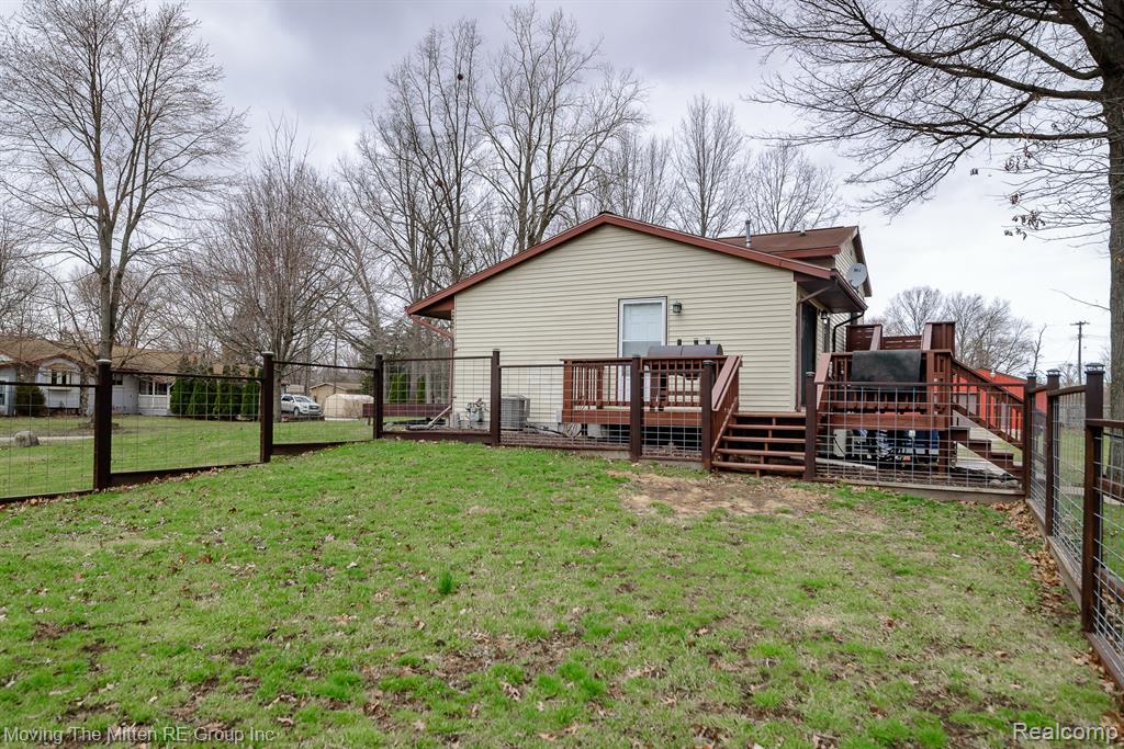 21775 Clemmons Court, Belleville, MI 48111 — Photo 32