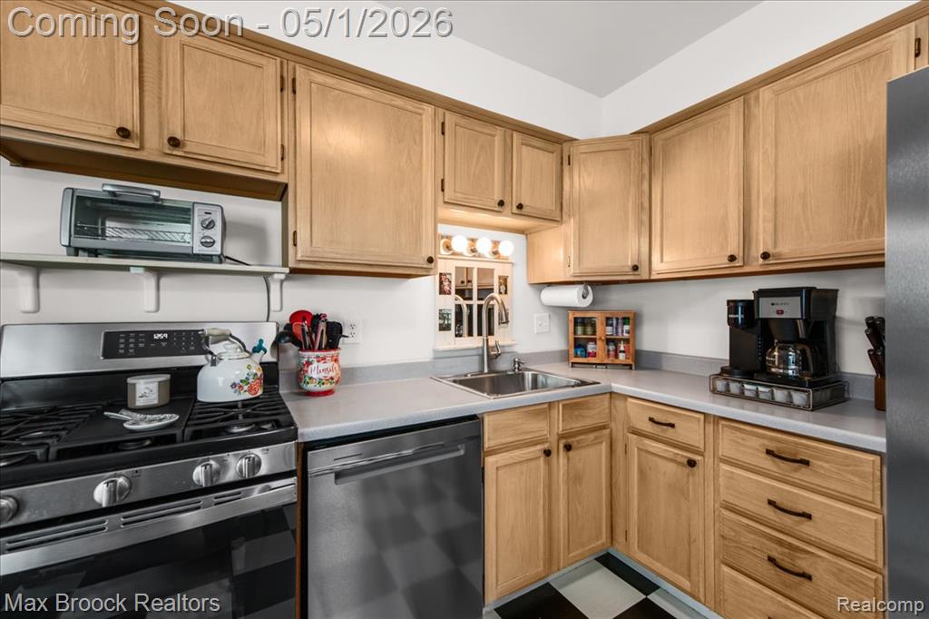 1165 Annjo Street, Walled Lake, MI 48390 — Photo 7