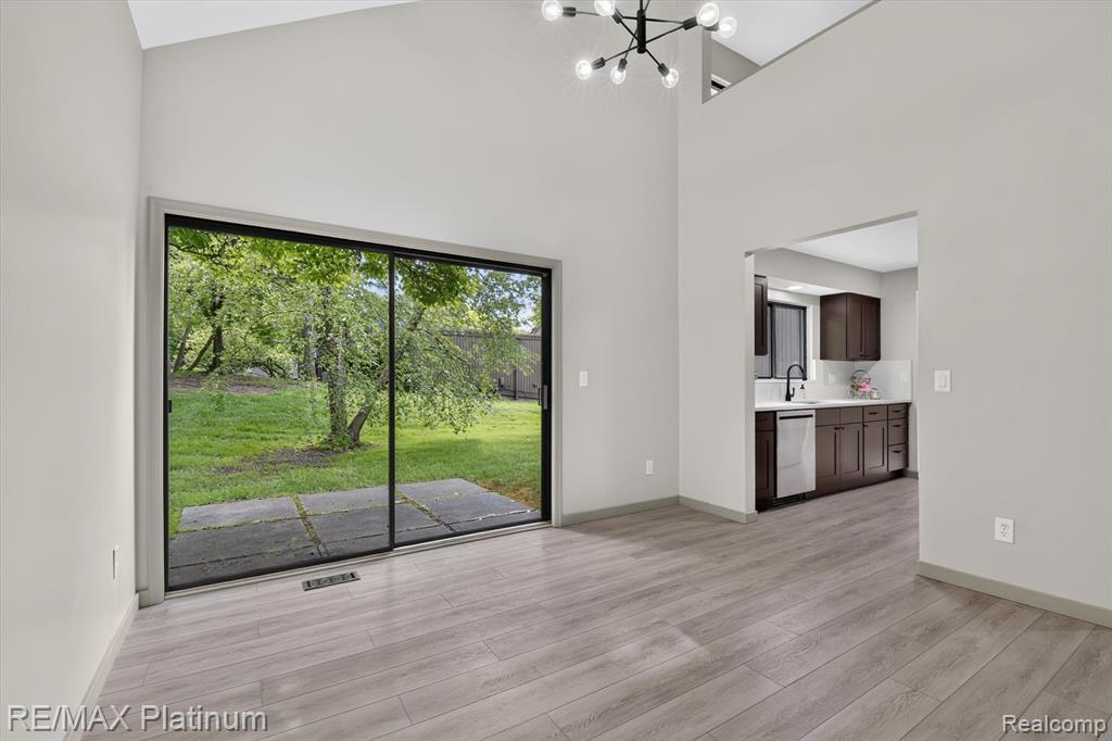 32 Haverhill Court, Ann Arbor, MI 48105 — Photo 10