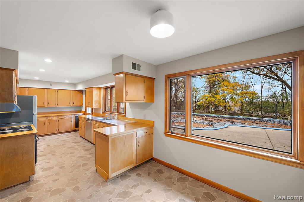 6400 N Rochester Road, Rochester Hills, MI 48306 — Photo 40