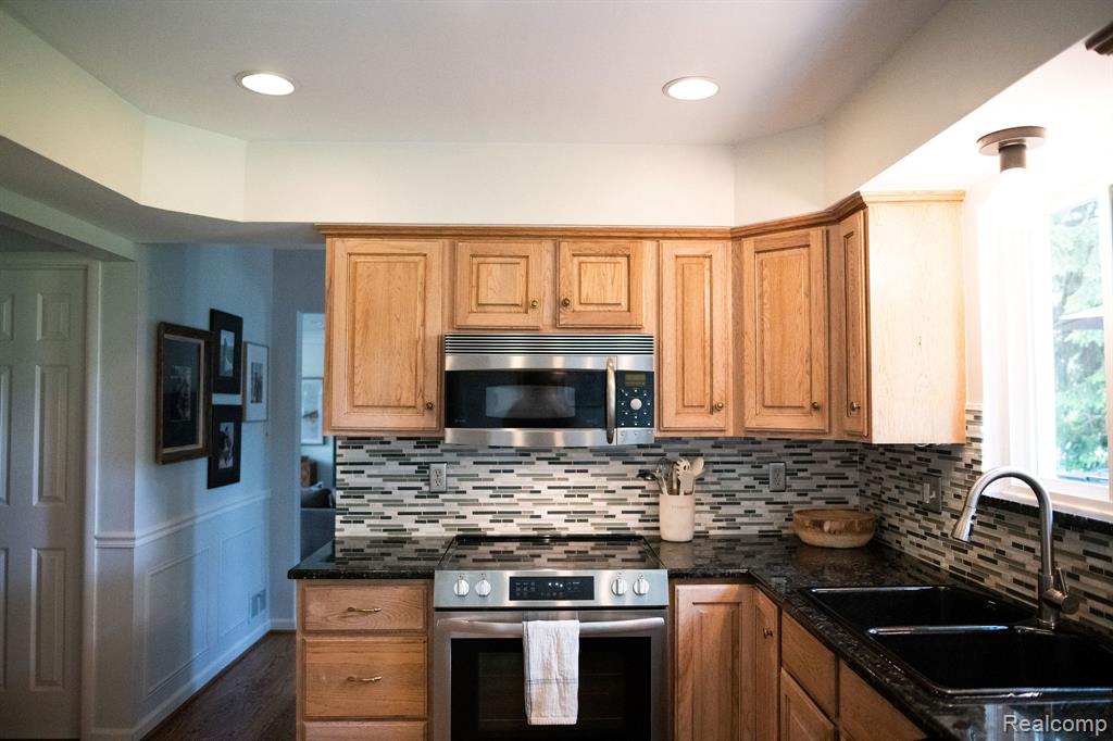 14922 Robinwood Drive, Plymouth, MI 48170 — Photo 84