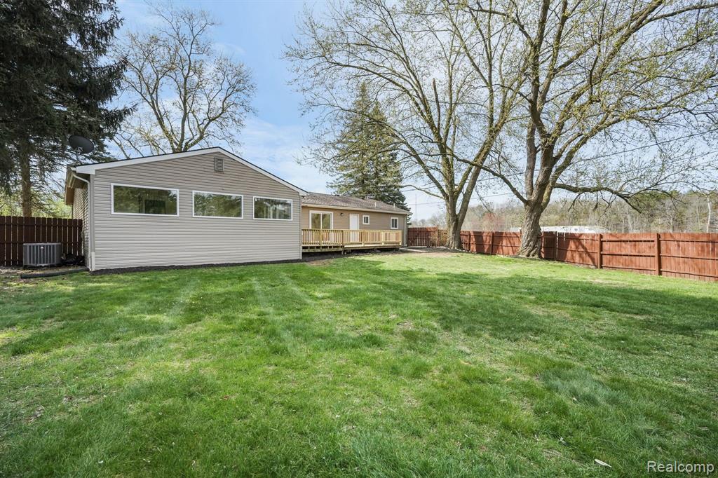 8898 Bishop Road, Brighton, MI 48116 — Photo 41