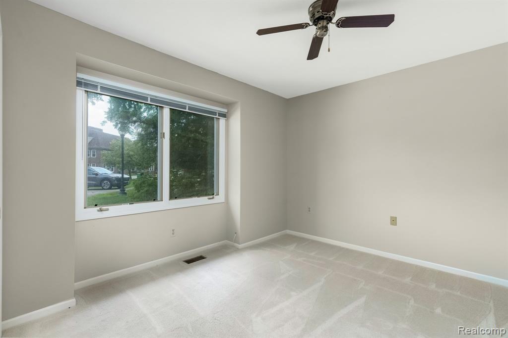 21433 Archwood Circle, Farmington Hills, MI 48336 — Photo 36